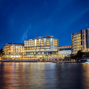 https://charisma-de-luxe-kusadasi.kusadasihotels.org